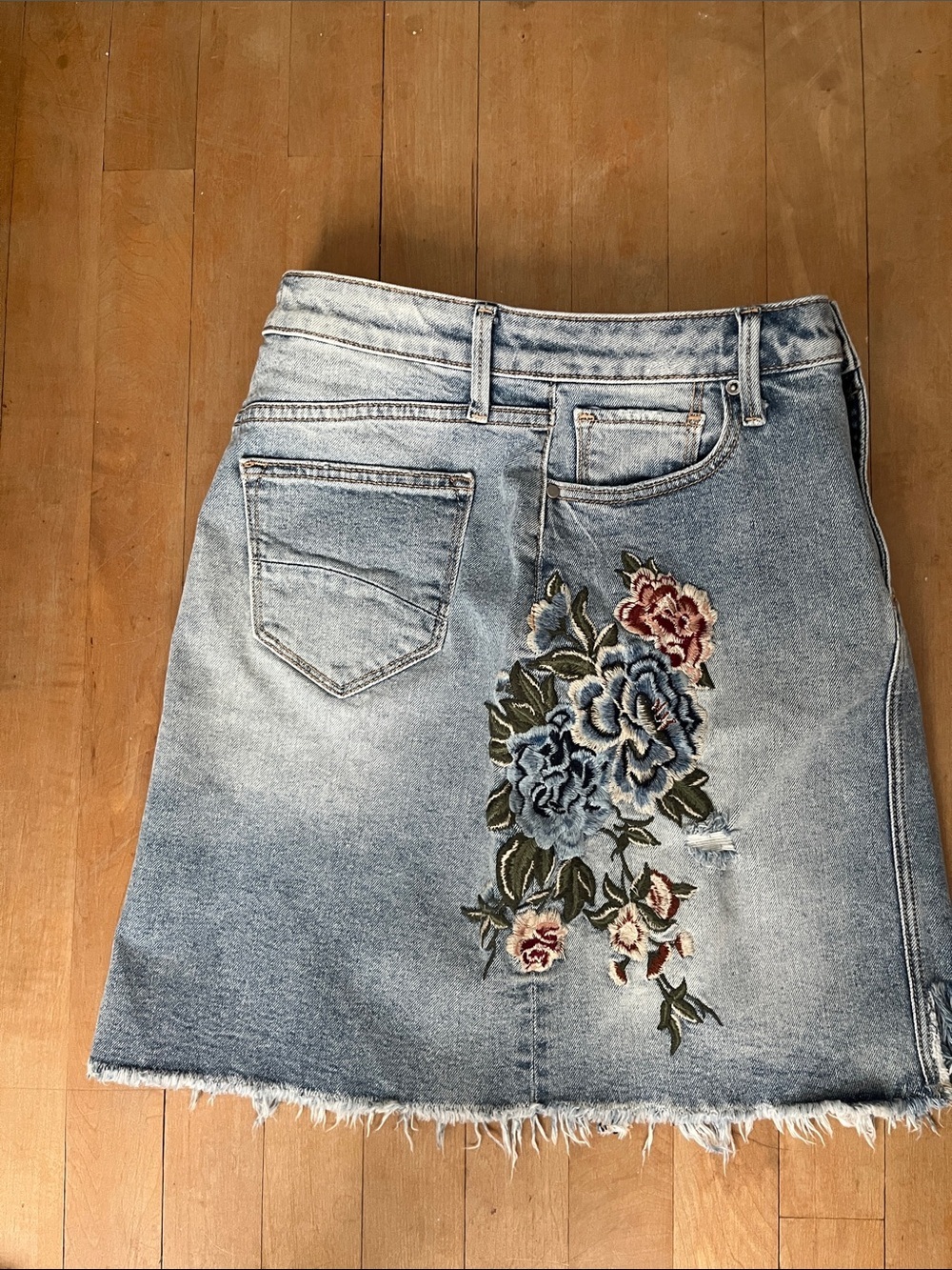 Driftwood Denim- Veronica- Embroidered Light Blue Denim Mini Skirt - Size 25 - Picture 6 of 9